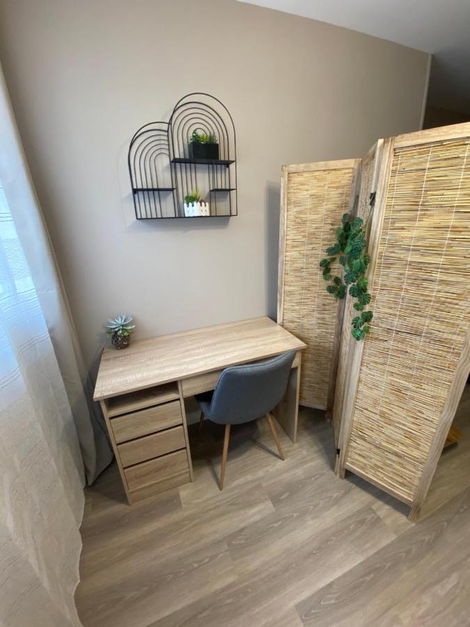 Appartement 1 Chambre Ambiance Tropicale - Centre De Bourbourg, Terrasse Privee ภายนอก รูปภาพ